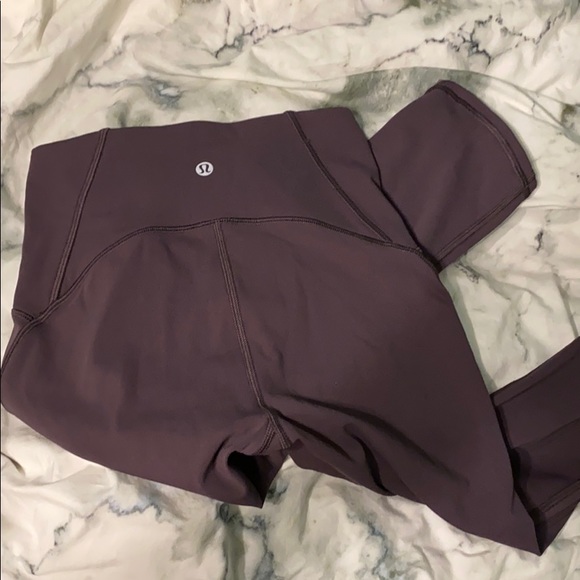 Lululemon Black Current Train times crops 17’’ - Picture 4 of 8